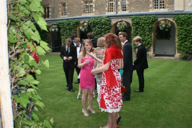 618x404 pixels (63K)